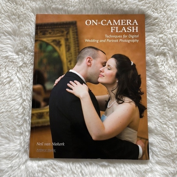 Book my Neil van Neikerk on camera flash, techniques for digital wedding … - Picture 1 of 4
